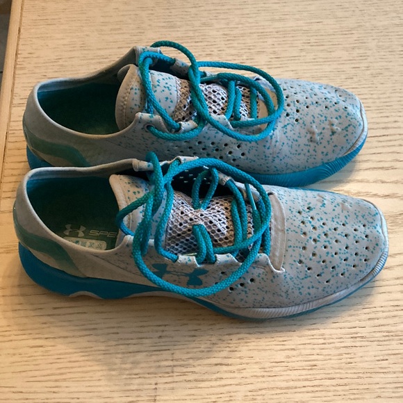 Light weight under armor athletic shoe size 9 - Picture 1 of 4